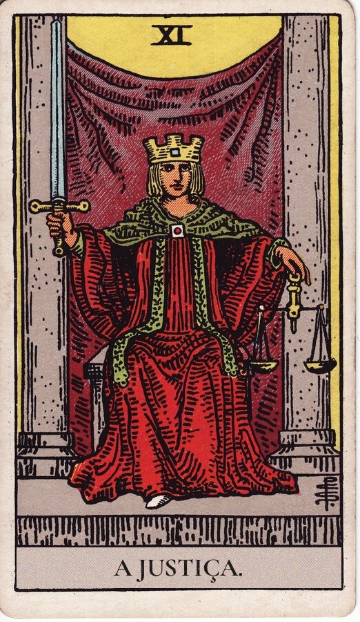 A Justiça — baralho Rider-Waite-Smith